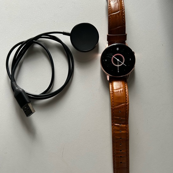 Rose Gold Samsung Active Watch - Great Condition - Picture 4 of 4